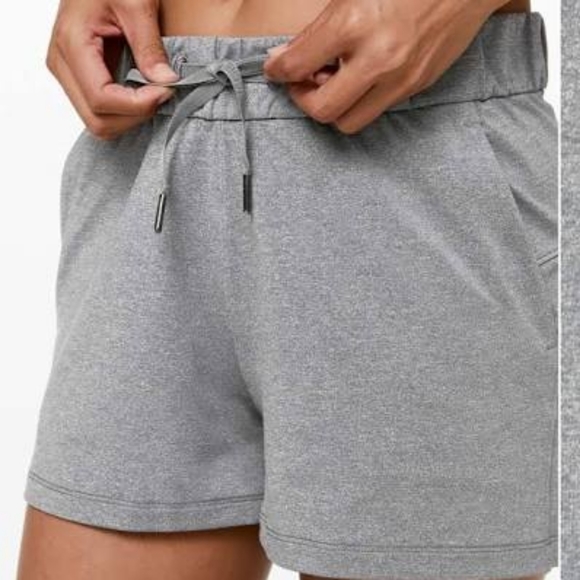 Lululemon ON THE FLY SHORT GRAY - Picture 2 of 2